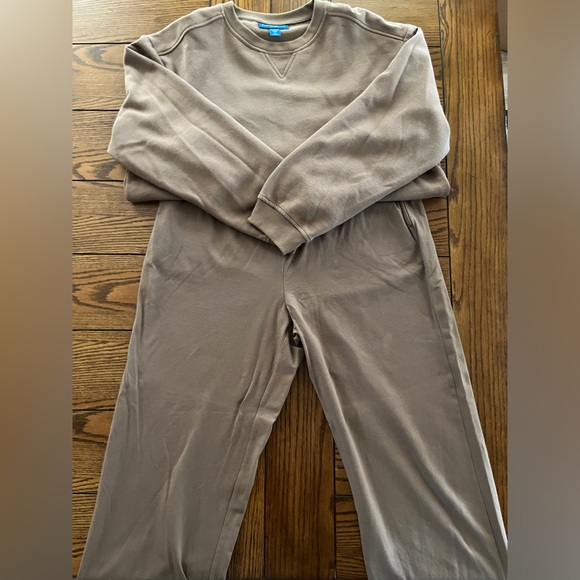 Matching set - Picture 1 of 4